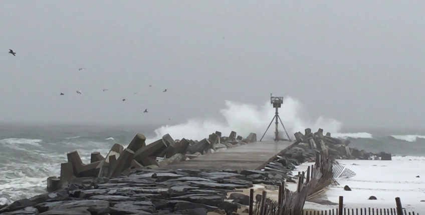 Waved kicked up by the Jan. 26, 2015 nor'easter at Manasquan Inlet. (Photo: Daniel Nee)