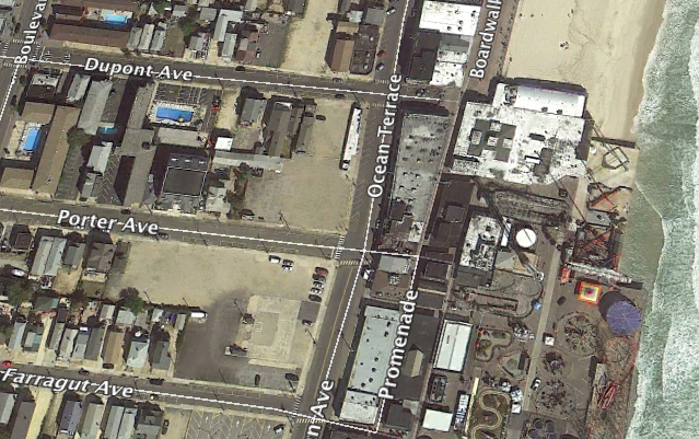 The DuPont Avenue Pier, in a 2010 aerial photo, before being destroyed in a 2013 fire. (Credit: Google Earth)