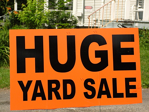 Garage sale sign. (Photo: Mark Goebel/Flickr)