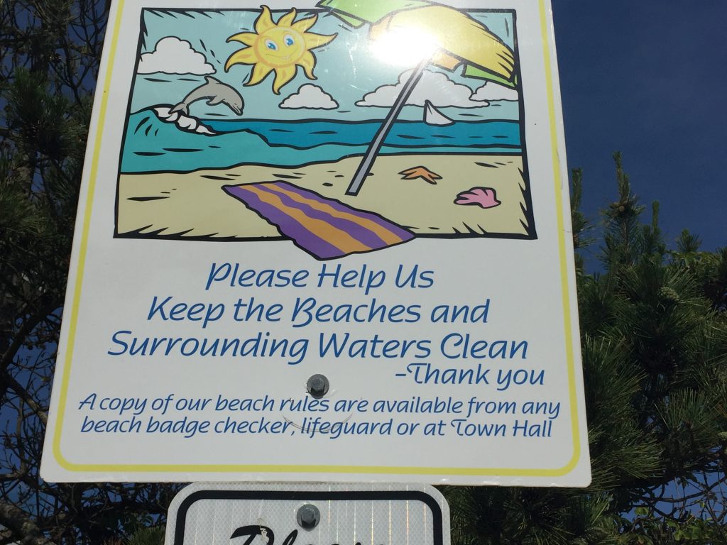 Long Beach Township's beach rules sign. (Photo: Daniel Nee)