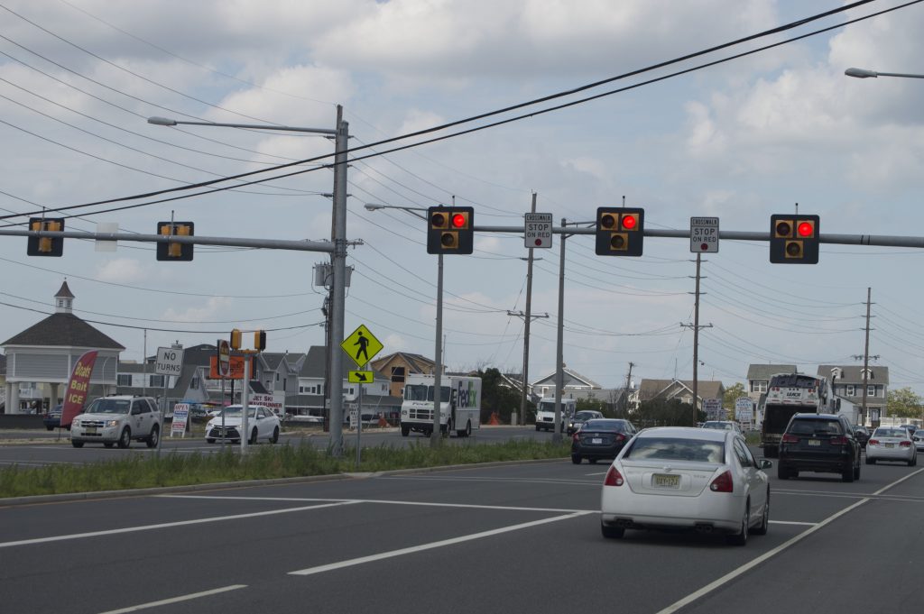 A HAWK traffic signal in Seaside Heights, NJ. (Photo: Daniel Nee)