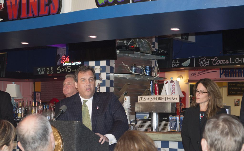 Gov. Chris Christie appears at Jimbo's Bar and Grill in Seaside Heights, Oct. 28, 2016. (Photo: Daniel Nee)