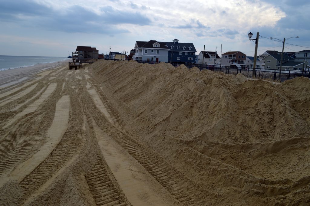 Work continues to rebuild protective berms in Ortley Beach following a nor'easter, Feb. 2, 2017. (Photo: Daniel Nee)