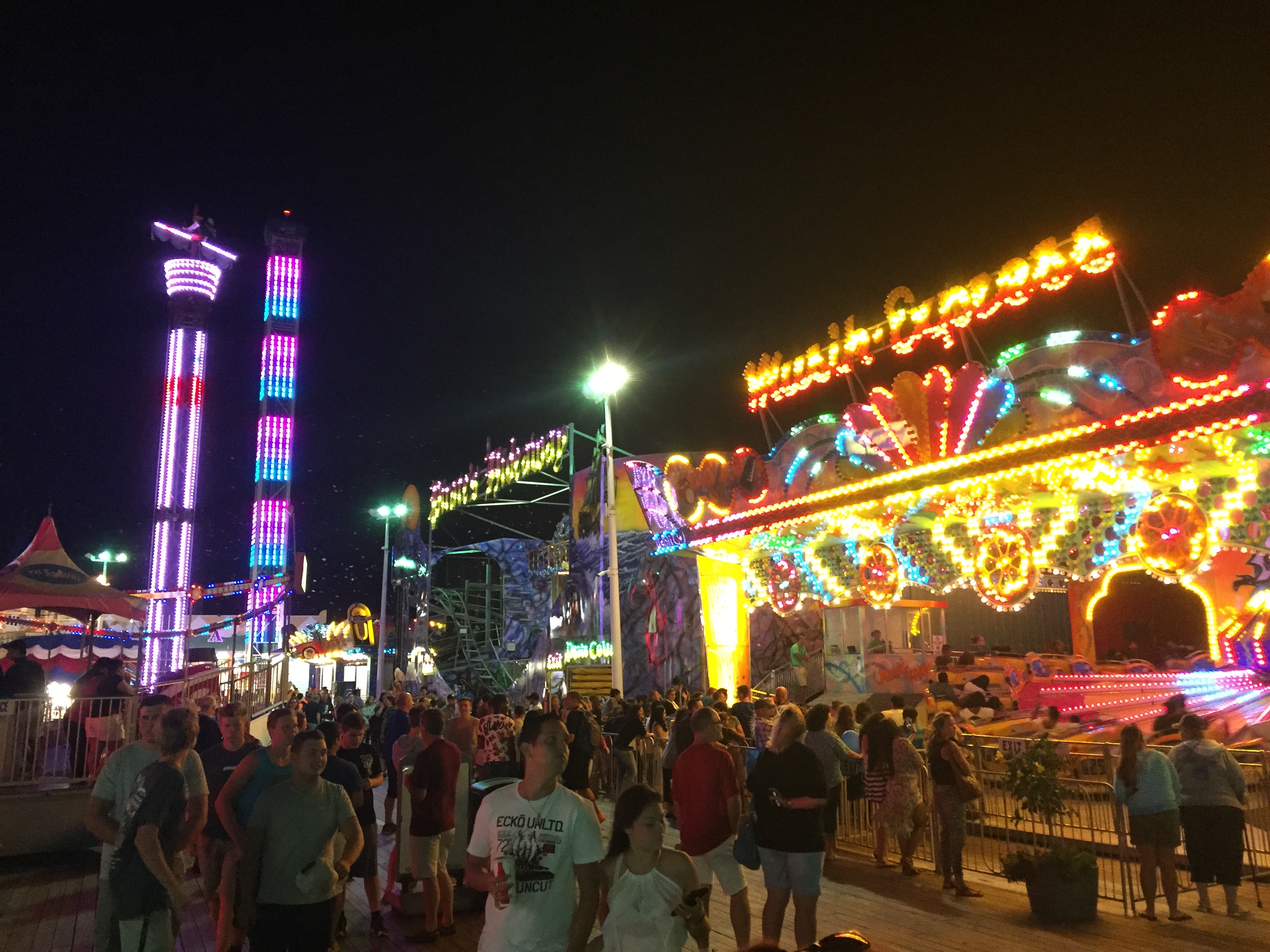 Attractions at Casino Pier, Summer 2015. (Photo: Daniel Nee)