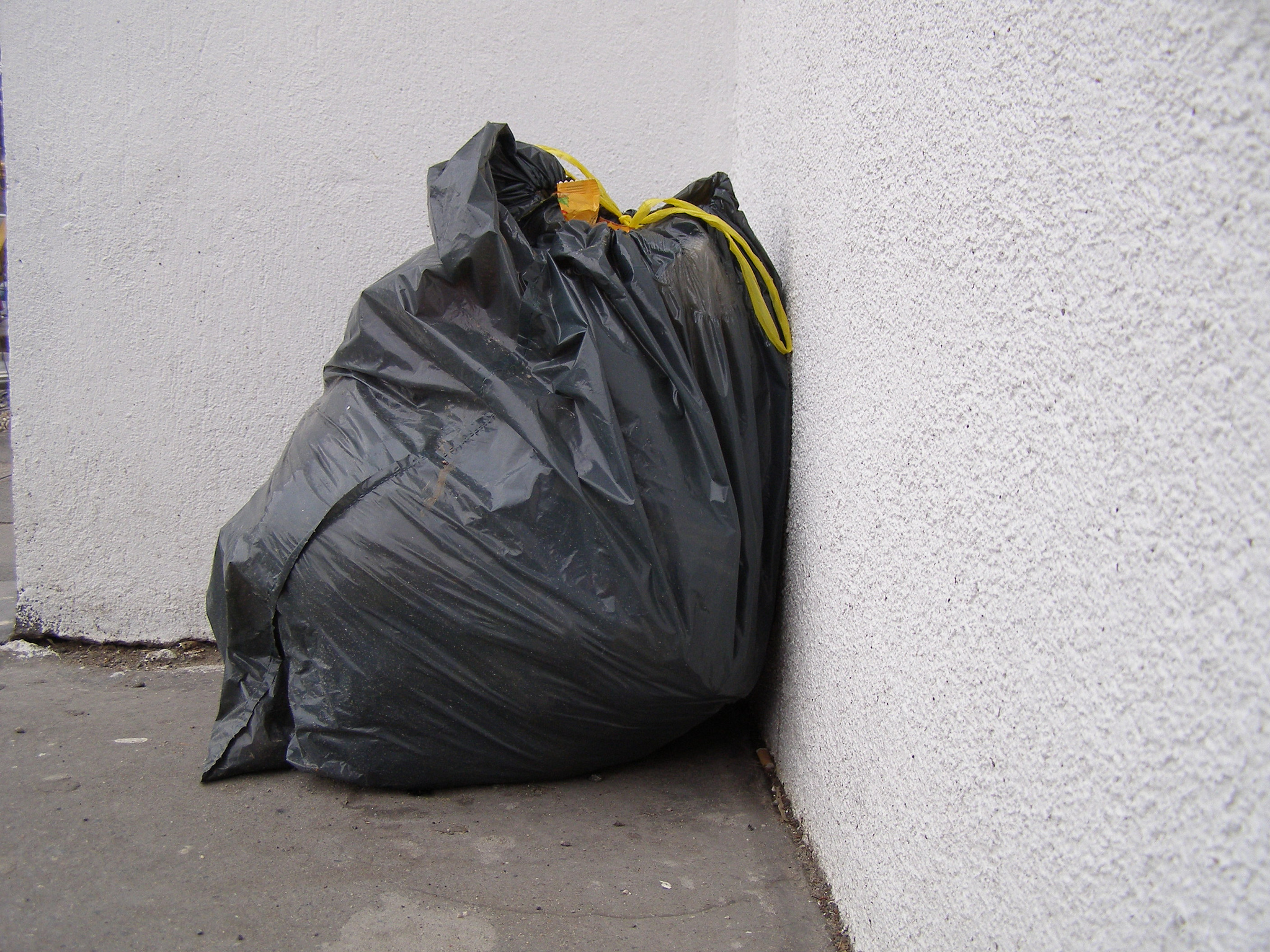 Trash bag. (Photo: Erich Ferdinand/Flickr)