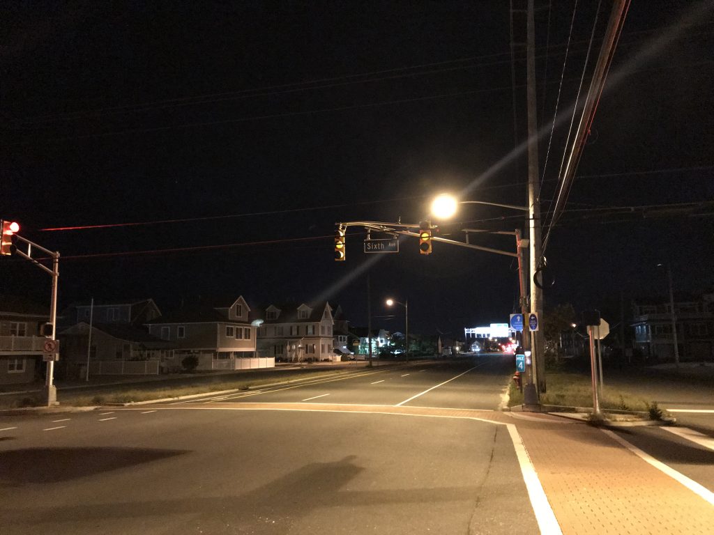 Blinking traffic lights along Route 35 in Ortley Beach Monday night. (Photo: Daniel Nee)