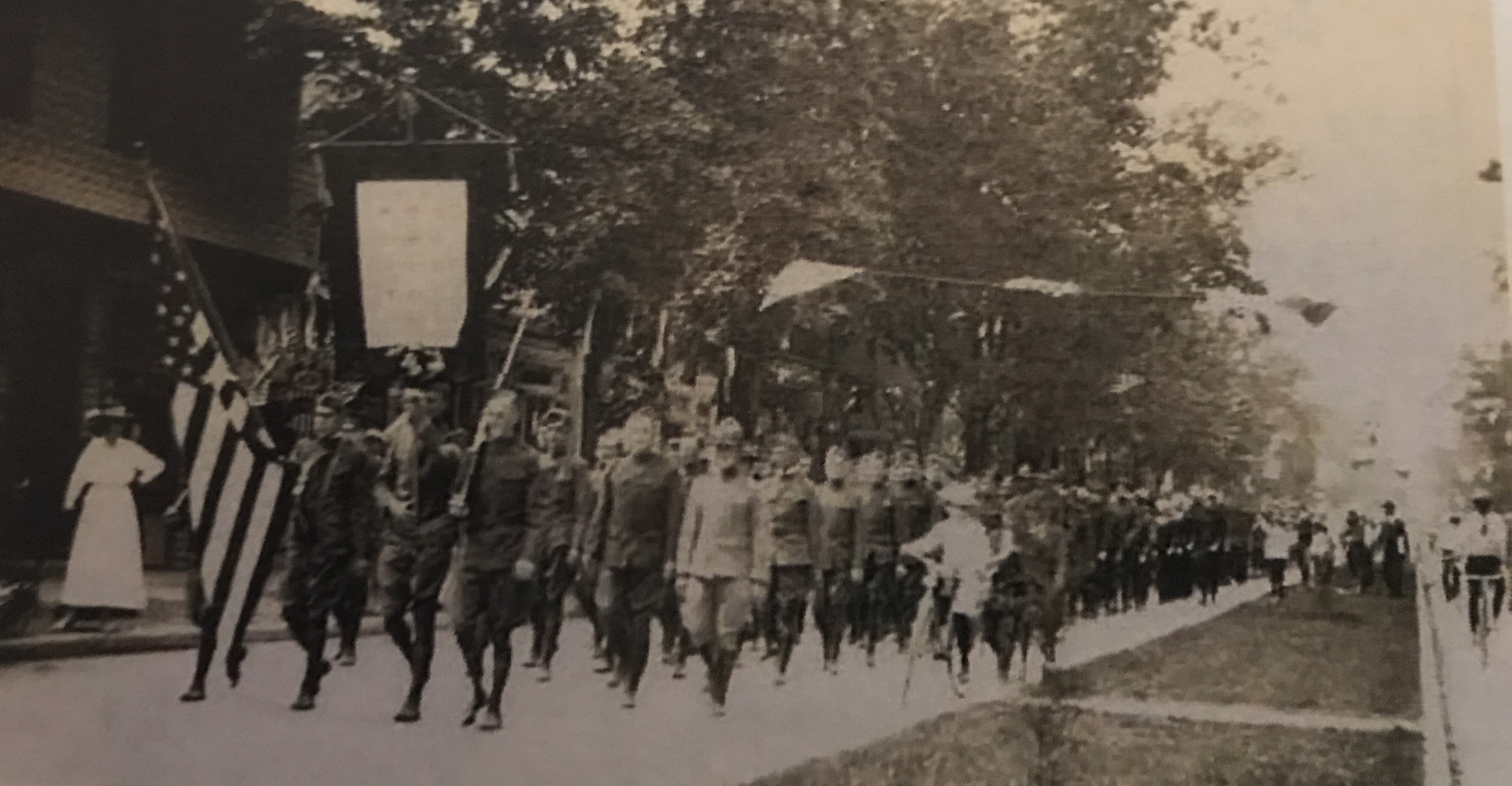 A service flag on parade in Lakewood, May 30, 1919. (Photo: Lakewood Historical Society)