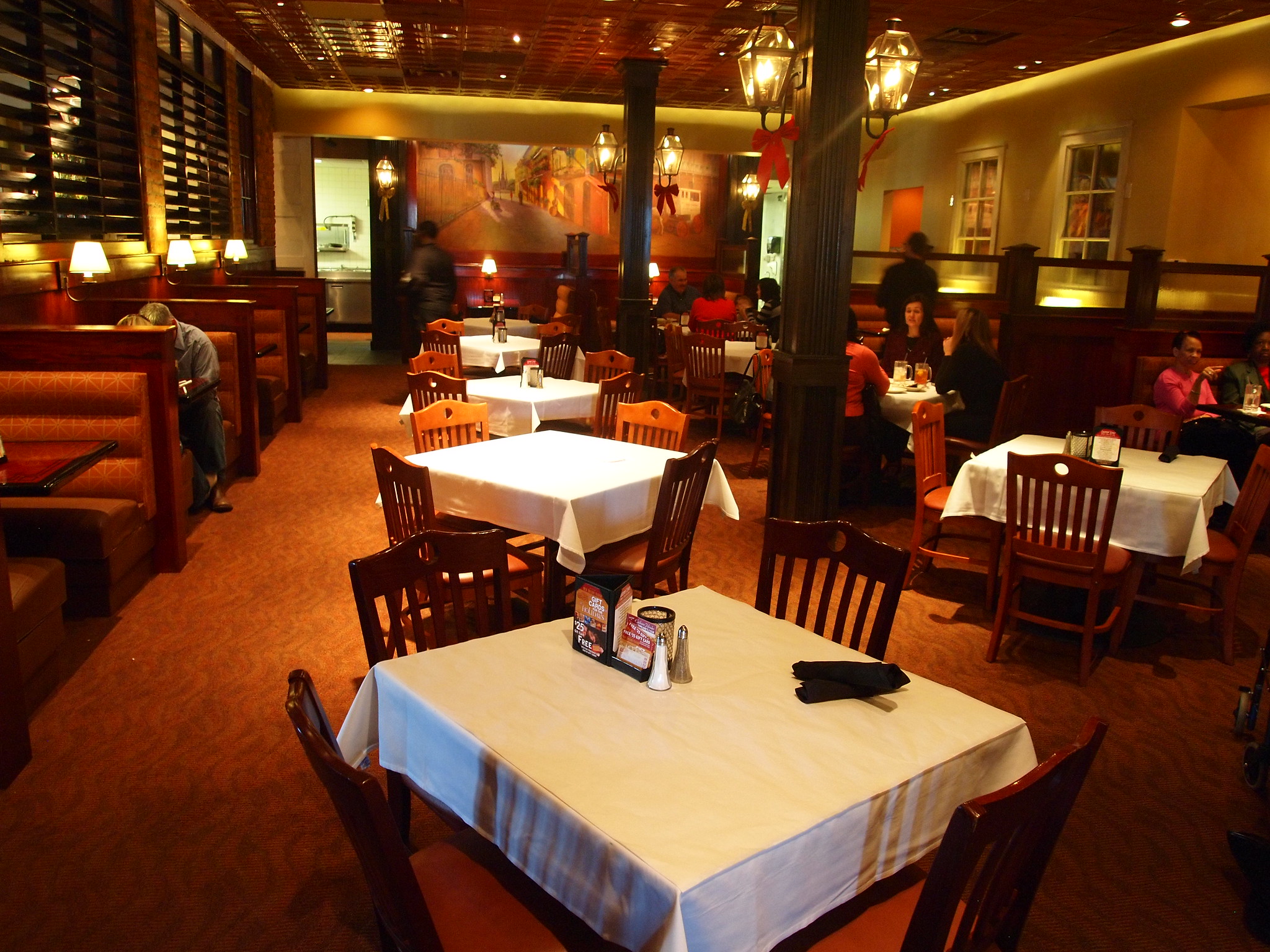 Indoor dining rooms. (File Photo/ Credit: Shreveport-Bossier Convention and Tourist Bureau/ Flickr)