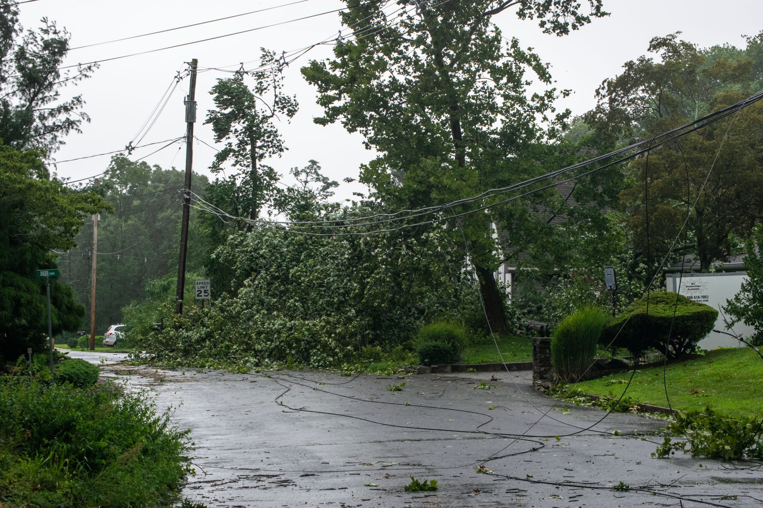 Tropical Storm Isais comes ashore in Ocean County, N.J. (Photo: Daniel Nee)