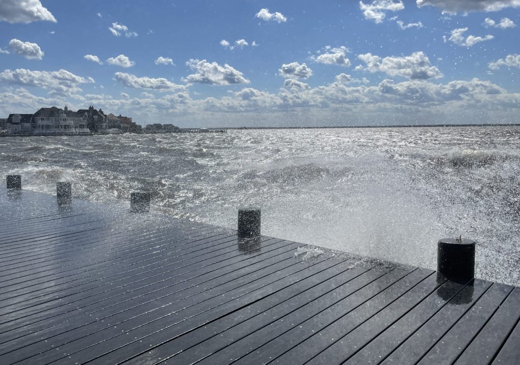 Waves whipped up by high winds, April 20, 2021. (Photo: Daniel Nee)