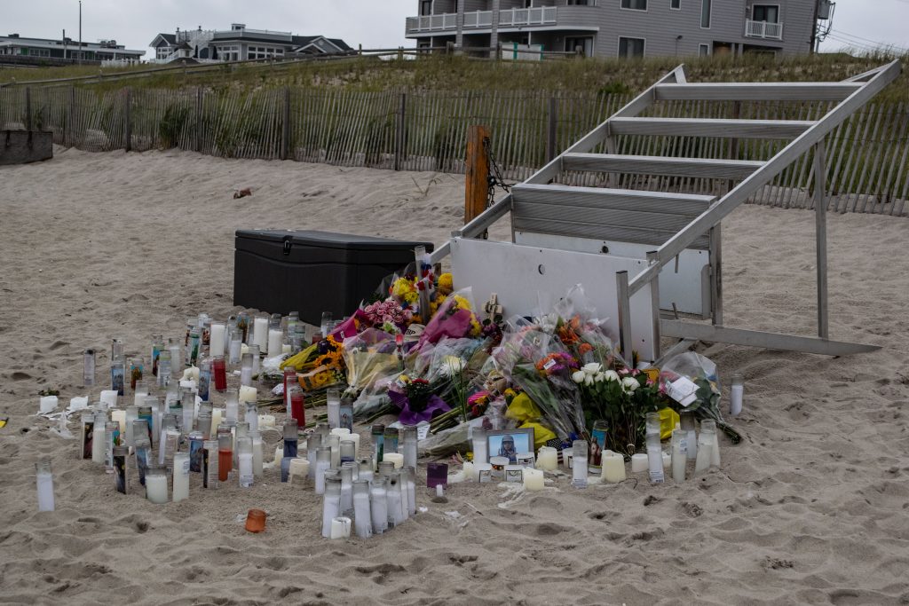 A memorial set up at the 21st Street Beach in South Seaside Park honoring lifeguard Keith Pinto, Sept. 2021. (Photo: Daniel Nee)