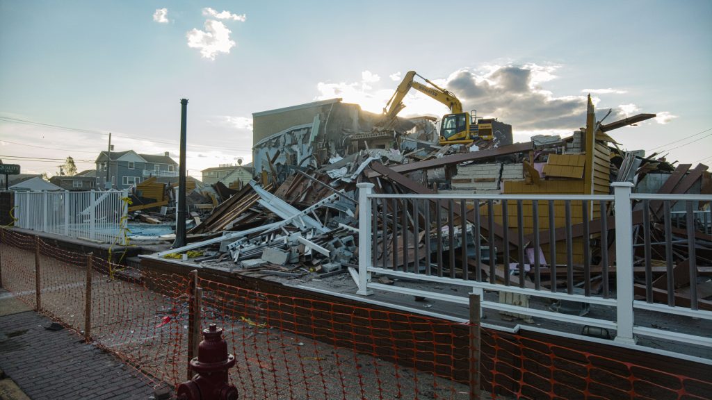 A demolition crew takes down the Quality Inn (former Cranbury Inn) in Seaside Heights, N.J., Nov. 3, 2021. (Photo: Daniel Nee)