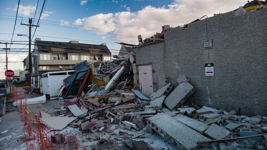 A demolition crew takes down the Quality Inn (former Cranbury Inn) in Seaside Heights, N.J., Nov. 3, 2021. (Photo: Daniel Nee)
