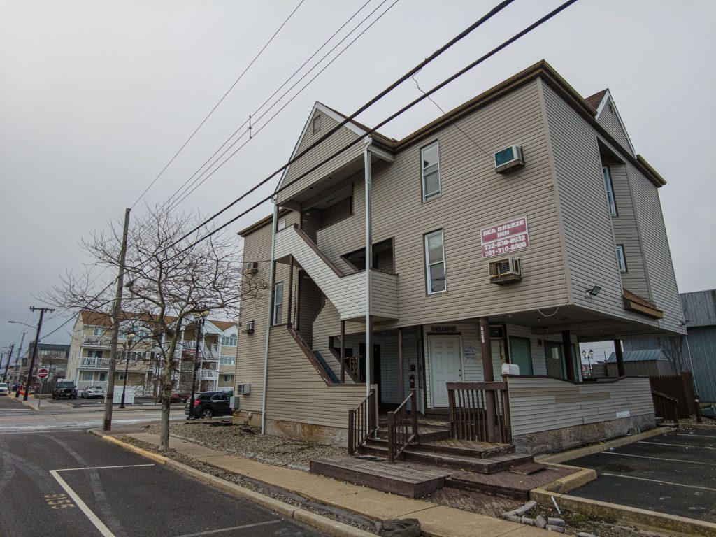 The Sea Breeze Hotel, Seaside Heights, slated for redevelopment, March 2022. (Photo: Daniel Nee)