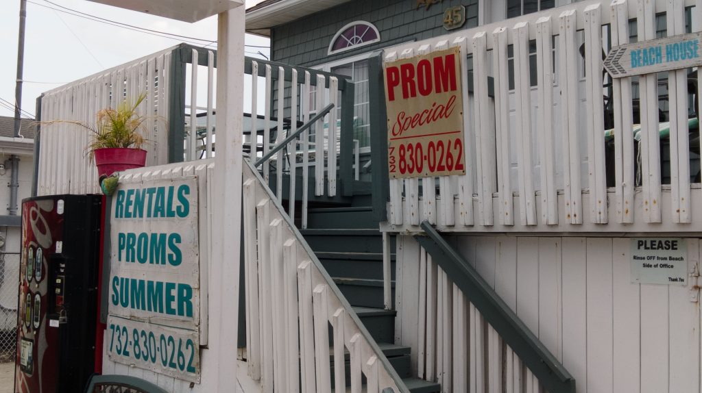 A sign on a home in Seaside Heights advertising prom rentals, June 2, 2022. (Photo: Daniel Nee)
