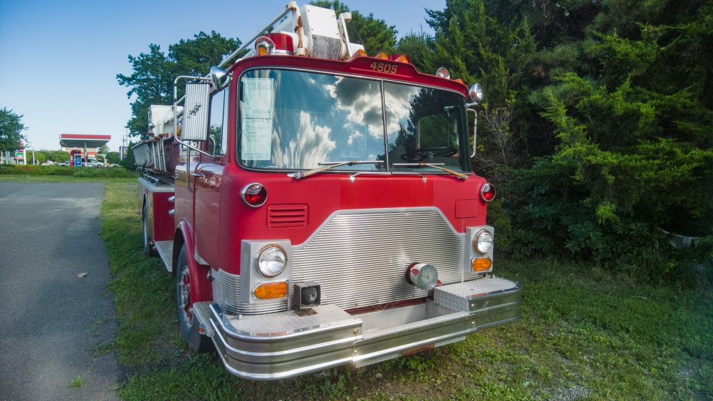The former truck 4505 from the Seaside Park Fire Company sits parked in a Lakewood lot alongside Route 88. (Photo: Daniel Nee)