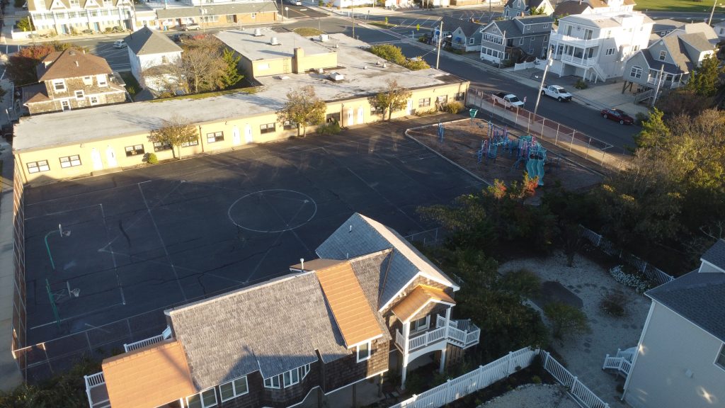 The playground area of the Seaside Park Elementary School property, Oct. 2022. (Photo: Daniel Nee)