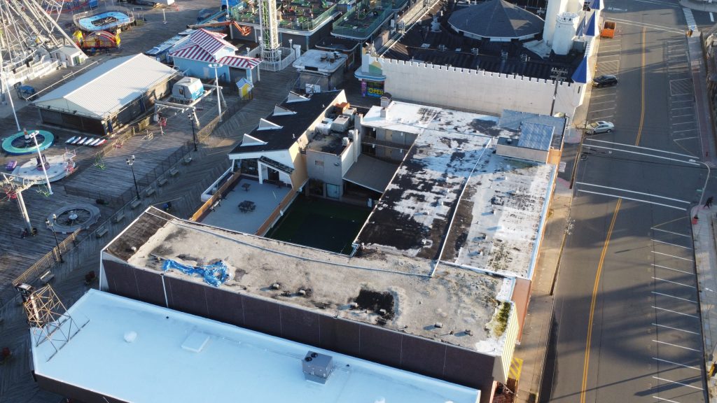 An aerial view of the roof of the Aztec Ocean Resort motel, where 16 wireless antennas have been approved, Nov. 2022. (Photo: Daniel Nee)