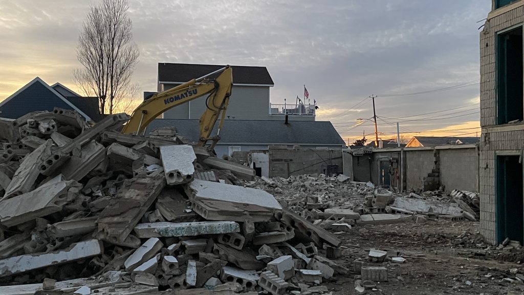 The Mark III Motel is demolished in Seaside Heights, N.J., Dec. 20, 2022. (Photo: Daniel Nee)