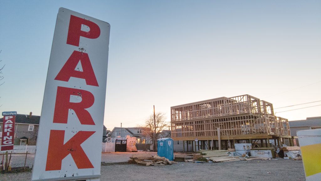 A private parking lot operating on an empty lot in Seaside Heights, Jan. 2023. (Photo: Daniel Nee)