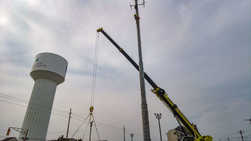 Crews put up a temporary cell tower at the pickleball courts at Sixth Avenue, Ortley Beach, N.J., May 16, 2023. (Photo: Shorebeat)
