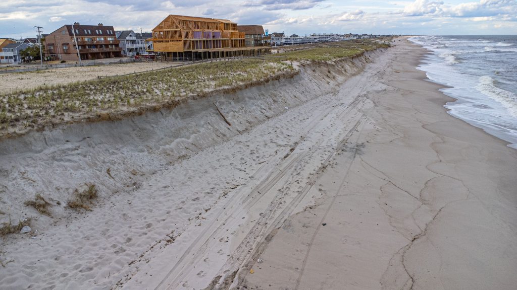 Dune 'cliffs' in Ortley Beach following the April 28-30, 2023 storm. (Photo: Shorebeat)