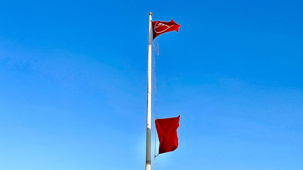 Red warning flags at Brick Beach III, Thursday, Aug. 31, 2023. (Photo: Shorebeat)