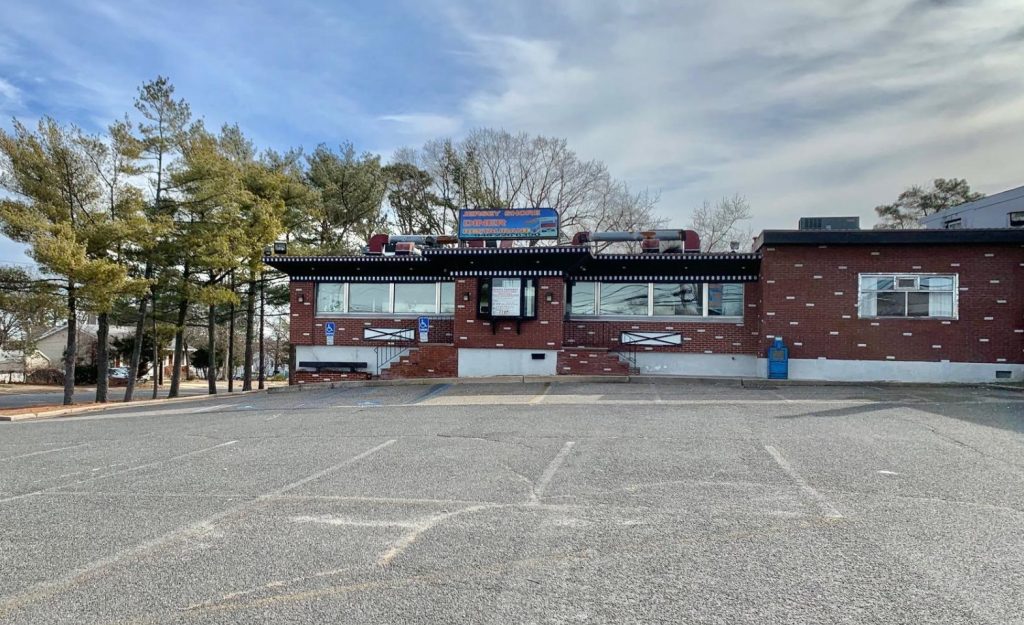 The newly-proposed mainland location of Beach Tacos on Fischer Boulevard, Toms River, N.J. (Photo: Zillow)
