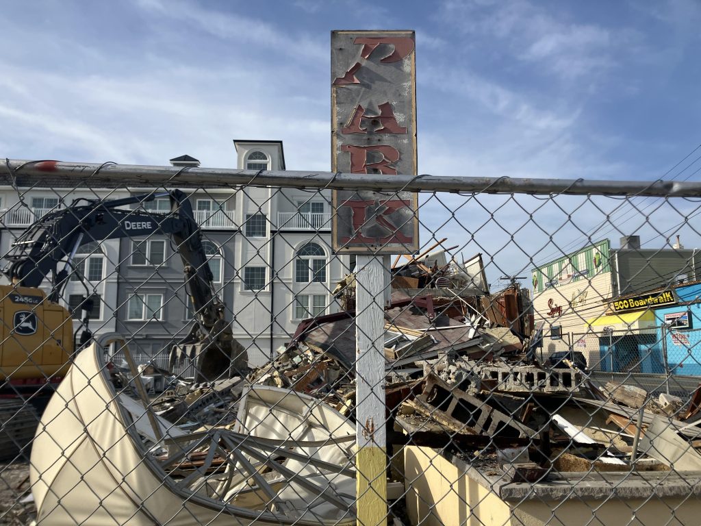 The 'Just Breakfast' restaurant in Seaside Heights under demolition. (Photo: Catherine Galioto/Shorebeat)