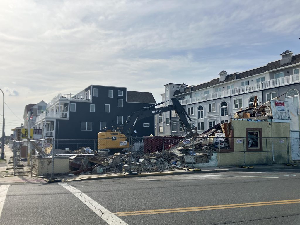 The 'Just Breakfast' restaurant in Seaside Heights under demolition. (Photo: Catherine Galioto/Shorebeat)