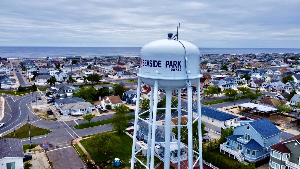 Seaside Park's repainted water tank, May 2024. (Photo: Shorebeat)