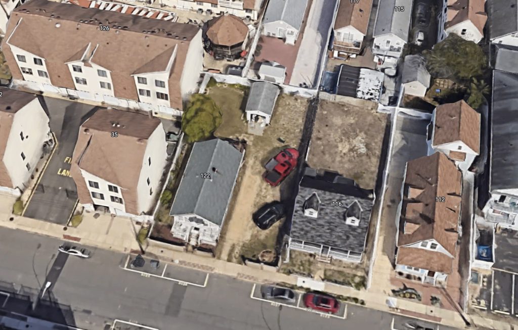 122 Fremont Avenue. (Credit: Google Earth)