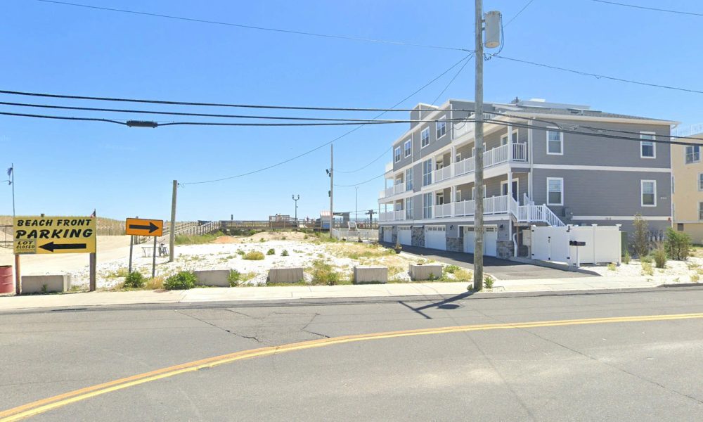 The proposed location of a bathhouse in Seaside Heights, with the 1515 Ocean condominium building to the right. (Credit: Google Maps)